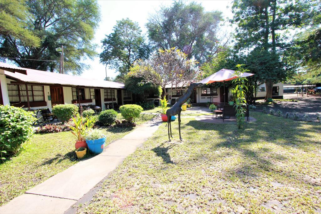 Zigzag Town Lodge Livingstone Exteriér fotografie